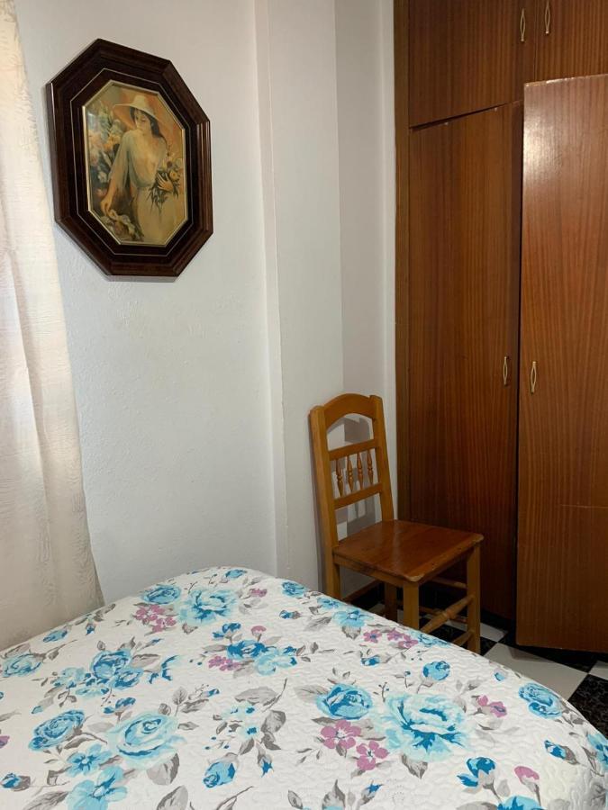 Hostal El Emigrante Dos Hermanas Exterior photo